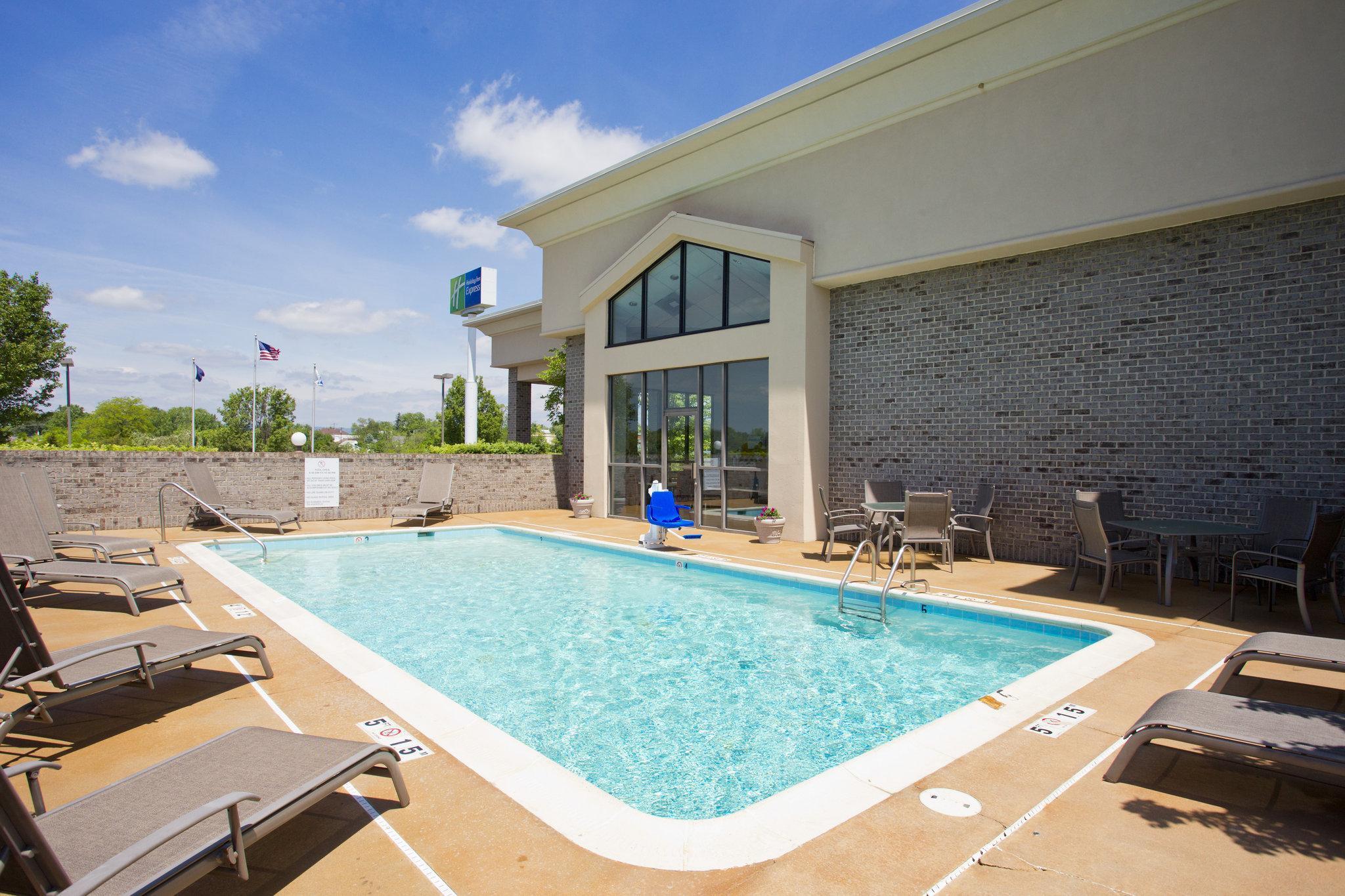 Holiday Inn Express Stephens City By Ihg Экстерьер фото